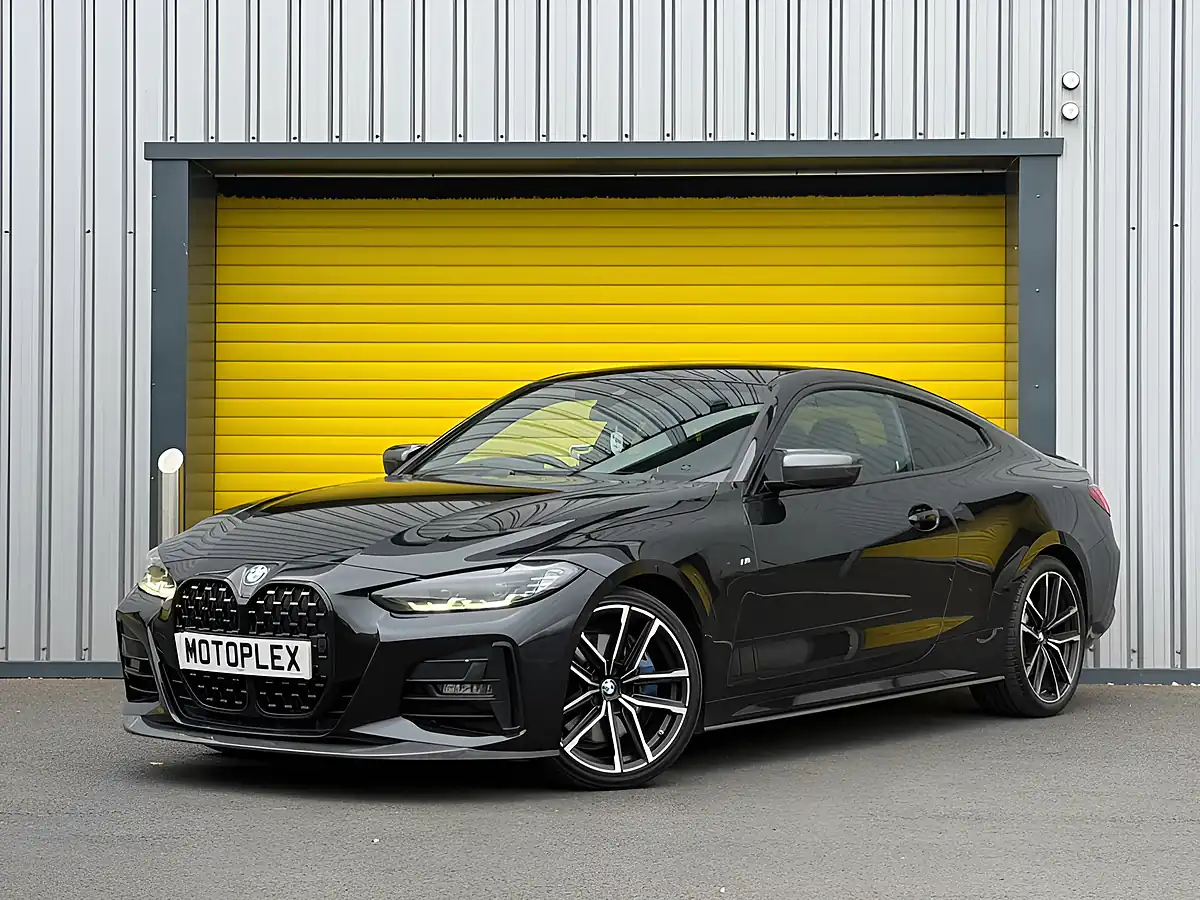 Used 2021 BMW 4 Series M Sport Black - Front View