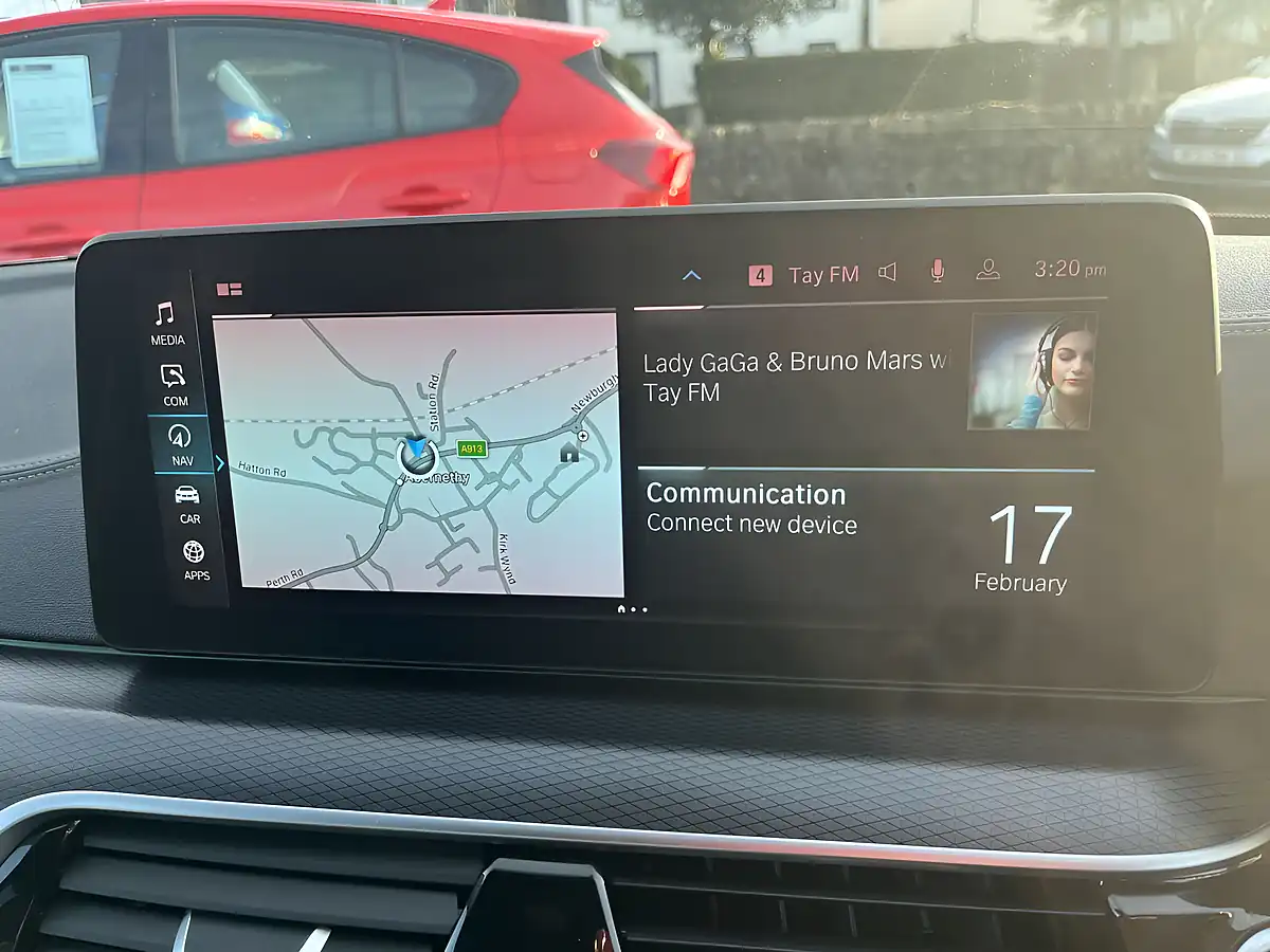 Used 2021 BMW 5 Series M Sport Alpine White - Interior and Exterior details 10