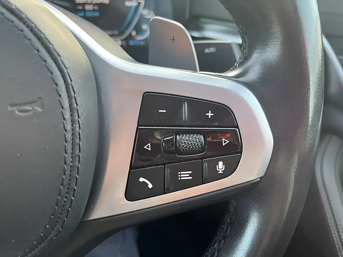 Used 2021 BMW 5 Series M Sport Alpine White - Interior and Exterior details 17
