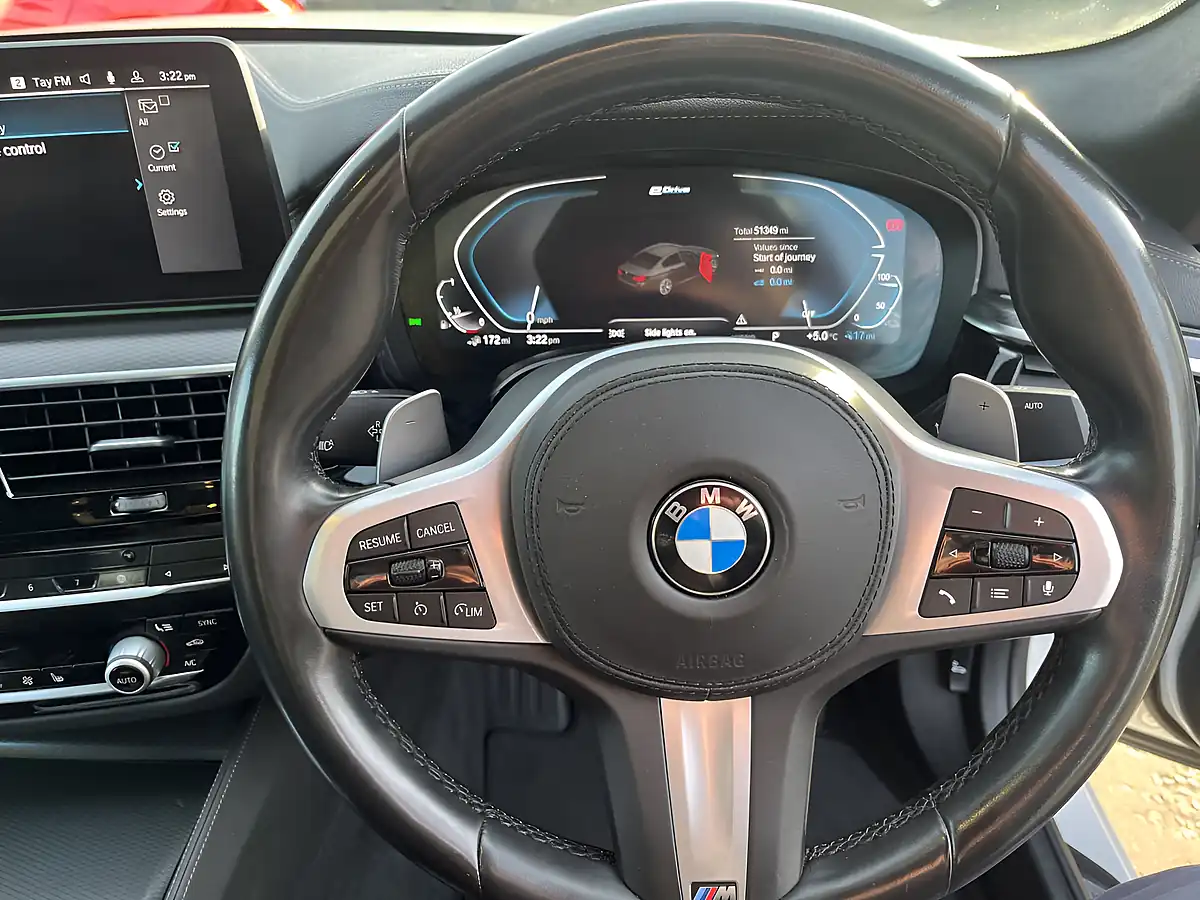 Used 2021 BMW 5 Series M Sport Alpine White - Interior and Exterior details 18