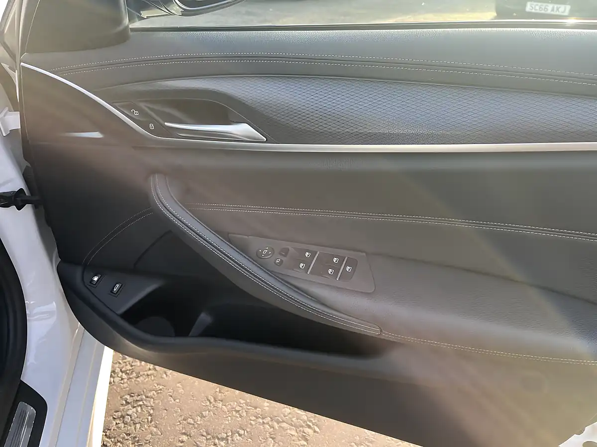 Used 2021 BMW 5 Series M Sport Alpine White - Interior and Exterior details 20