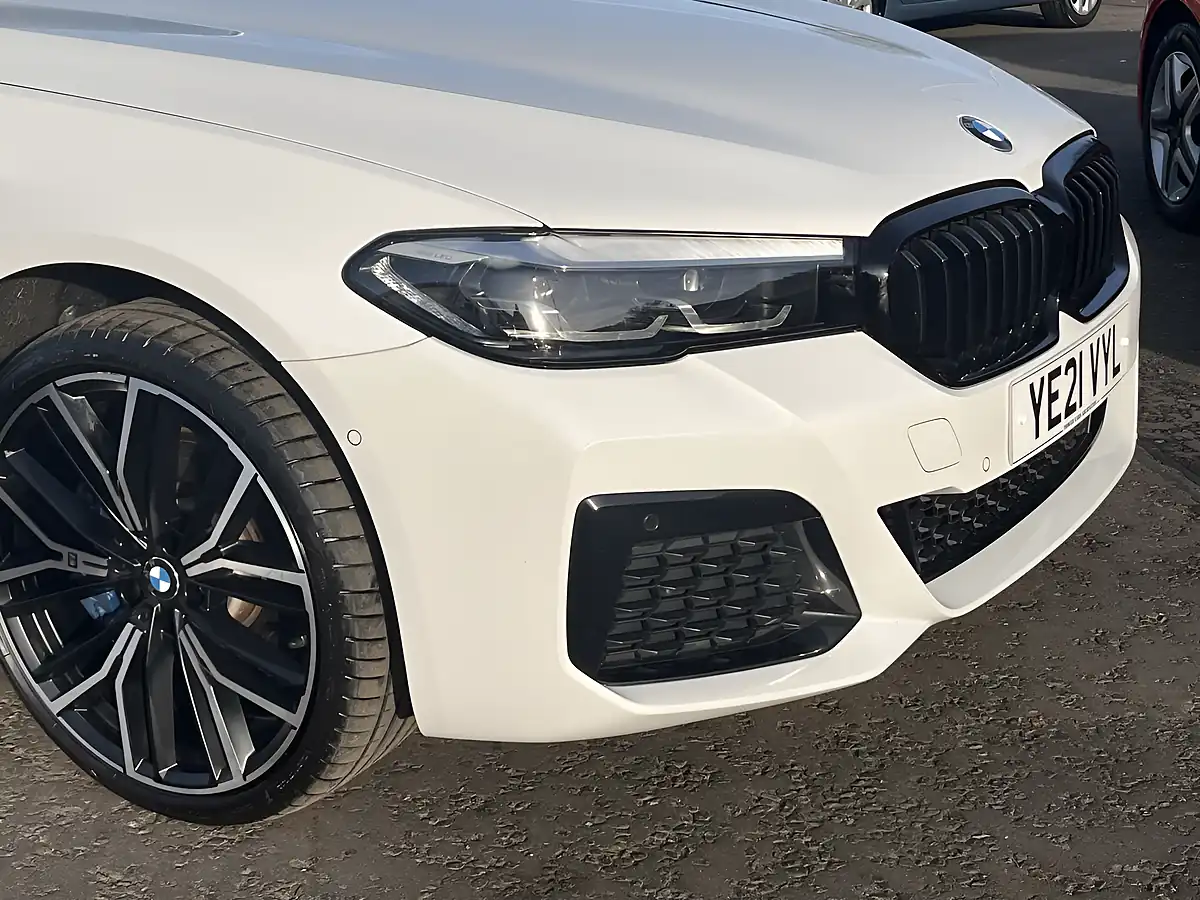 Used 2021 BMW 5 Series M Sport Alpine White - Interior and Exterior details 4