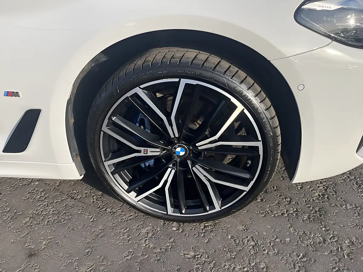 Used 2021 BMW 5 Series M Sport Alpine White - Interior and Exterior details 5