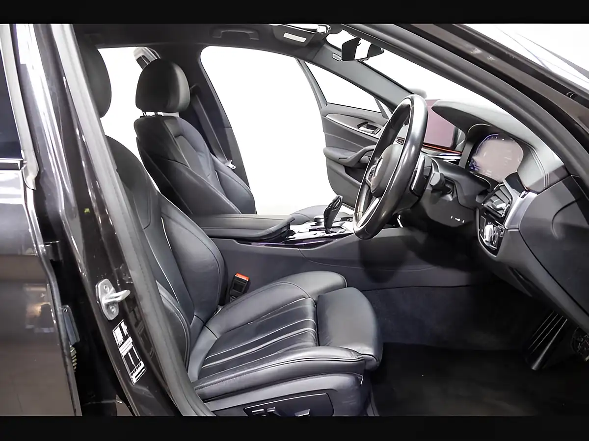 Used 2021 BMW 5 Series M Sport Grey - Interior and Exterior details 10
