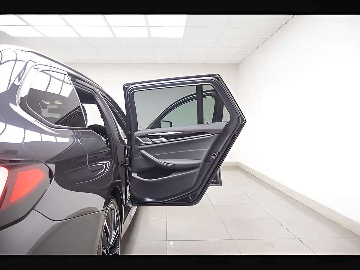 Used 2021 BMW 5 Series M Sport Grey - Interior and Exterior details 18