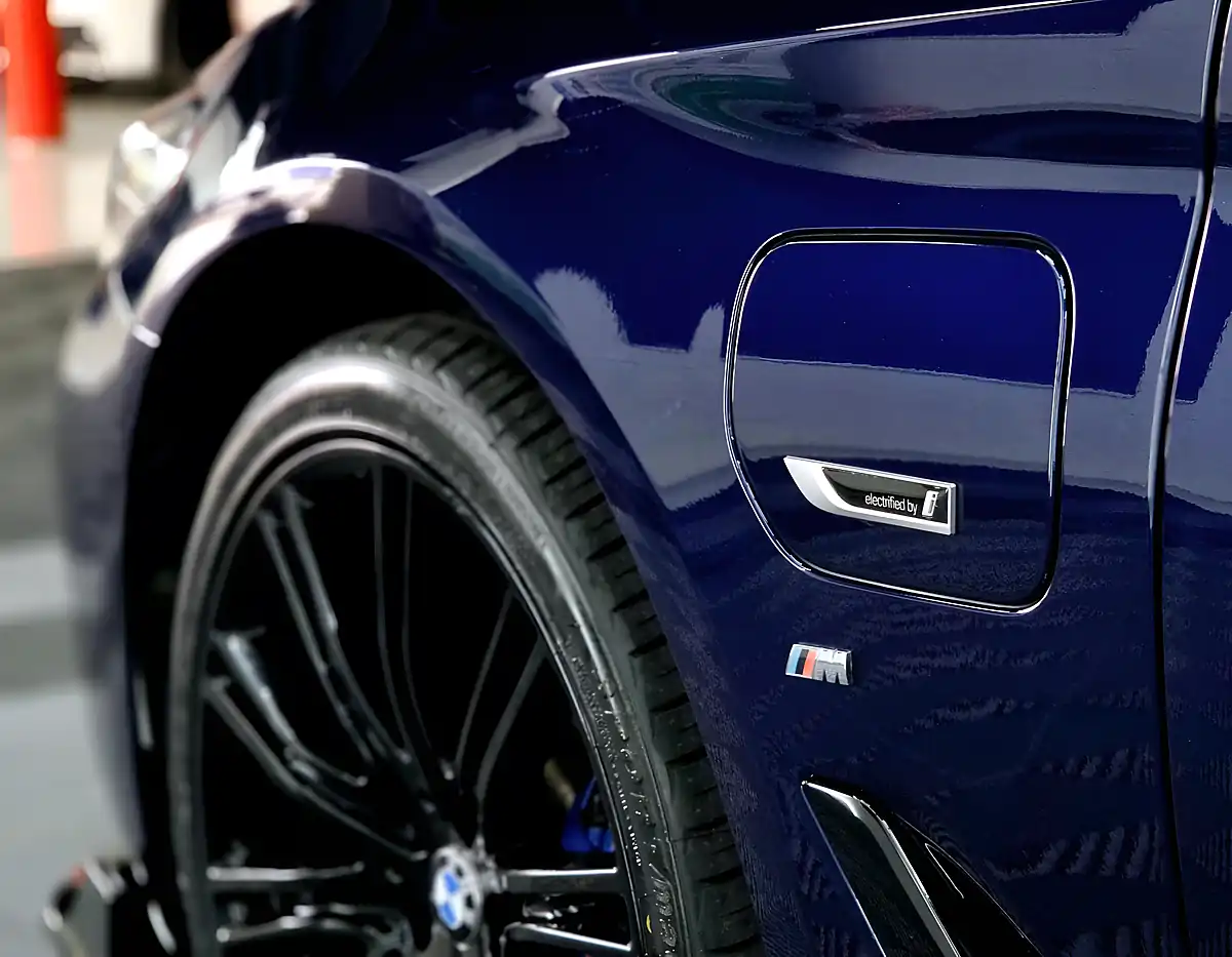 Used 2021 BMW 5 Series M Sport Tanzanite Blue - Interior and Exterior details 13