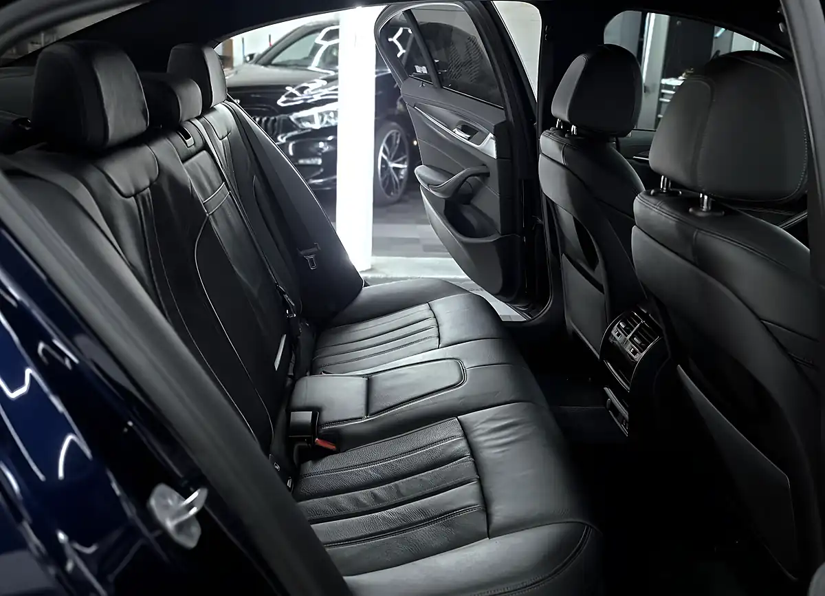 Used 2021 BMW 5 Series M Sport Tanzanite Blue - Interior and Exterior details 19