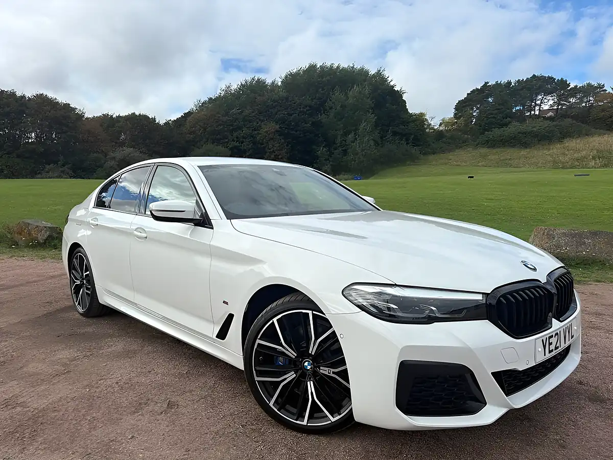 Used 2021 BMW 5 Series M Sport White - Interior and Exterior details 11