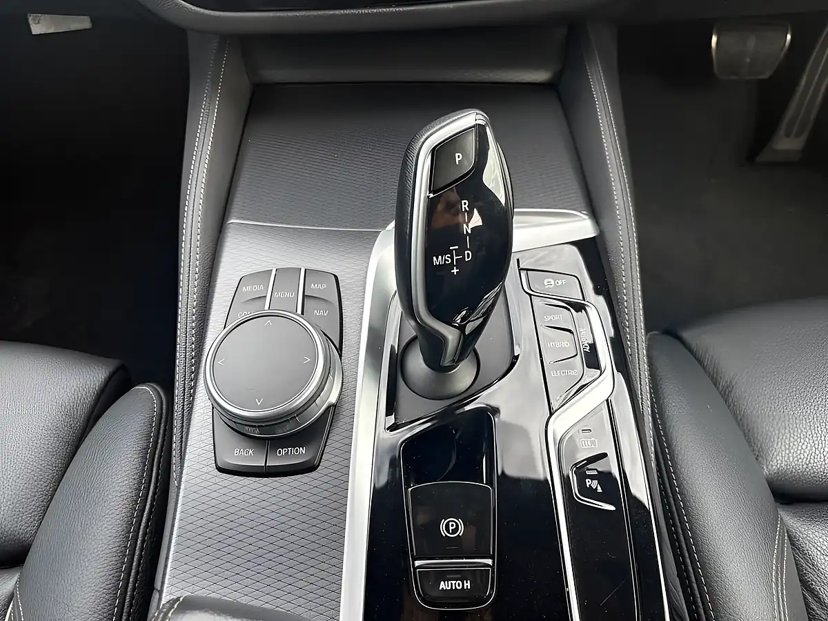 Used 2021 BMW 5 Series M Sport White - Interior and Exterior details 15