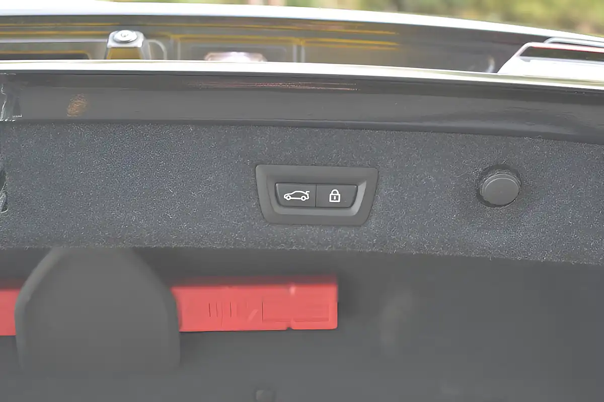 Used 2021 BMW 5 Series M550i Grey - Interior and Exterior details 14