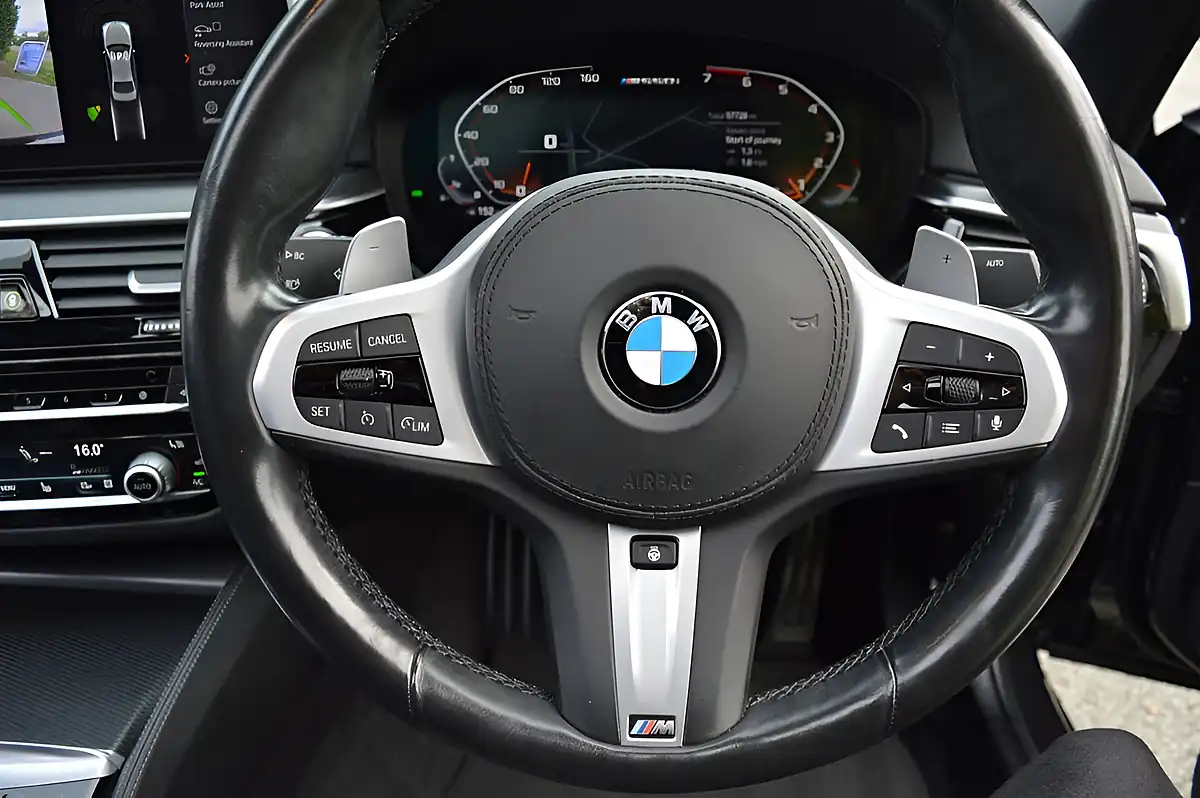 Used 2021 BMW 5 Series M550i Grey - Interior and Exterior details 17