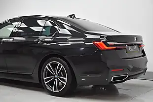 Used 2021 BMW 7 Series M Sport Black Sapphire Metallic Paint - Interior and Exterior details 10
