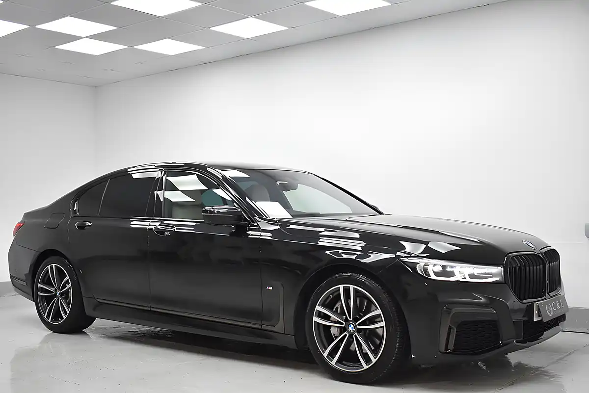 Used 2021 BMW 7 Series M Sport Black Sapphire Metallic Paint - Interior and Exterior details 13