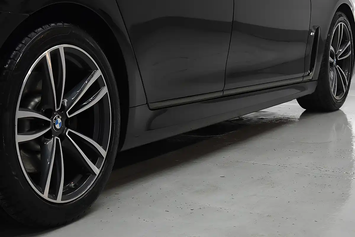 Used 2021 BMW 7 Series M Sport Black Sapphire Metallic Paint - Interior and Exterior details 20