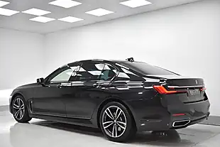 Used 2021 BMW 7 Series M Sport Black Sapphire Metallic Paint - Interior and Exterior details 4