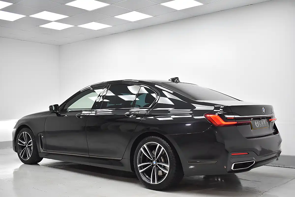 Used 2021 BMW 7 Series M Sport Black Sapphire Metallic Paint - Interior and Exterior details 4
