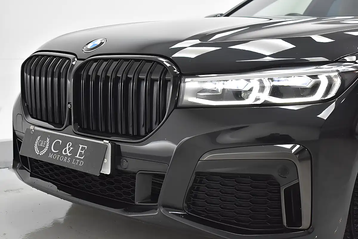 Used 2021 BMW 7 Series M Sport Black Sapphire Metallic Paint - Interior and Exterior details 6