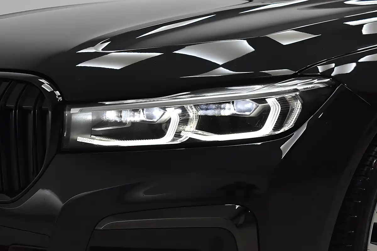 Used 2021 BMW 7 Series M Sport Black Sapphire Metallic Paint - Interior and Exterior details 8