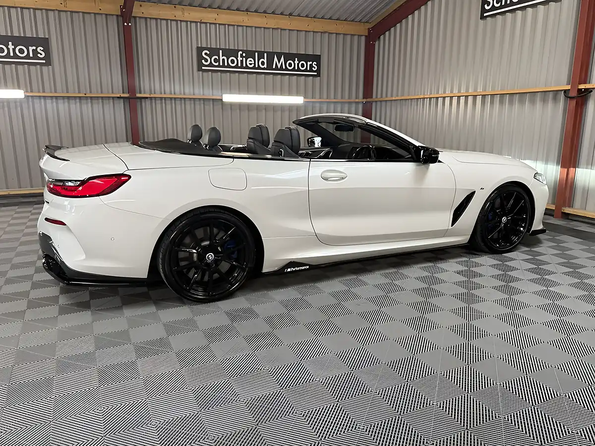 Used 2021 BMW 8 Series M Sport White - Interior and Exterior details 17