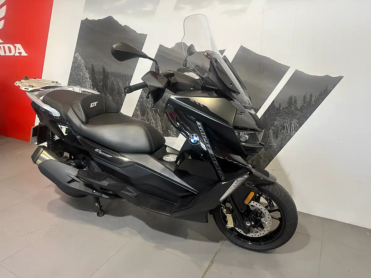 Used 2021 BMW C 400 GT Triple Black Triple Black - Interior and Exterior details 4