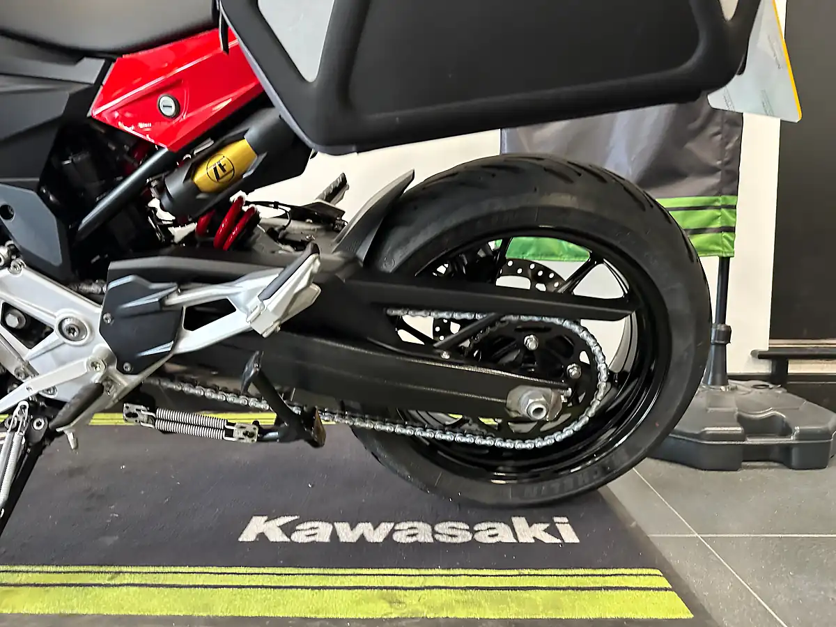 Used 2021 BMW F 900 Xr Red - Interior and Exterior details 17