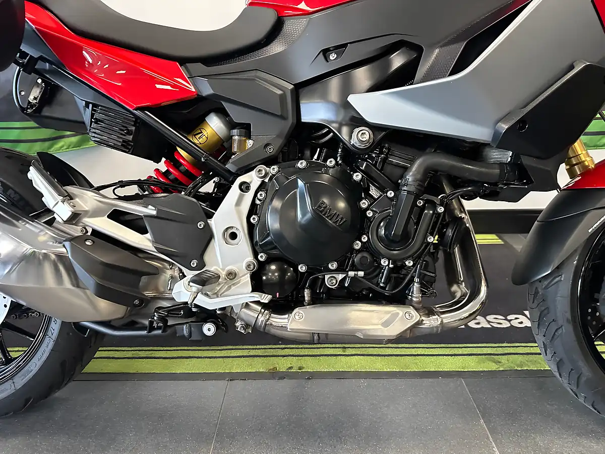 Used 2021 BMW F 900 Xr Red - Interior and Exterior details 6