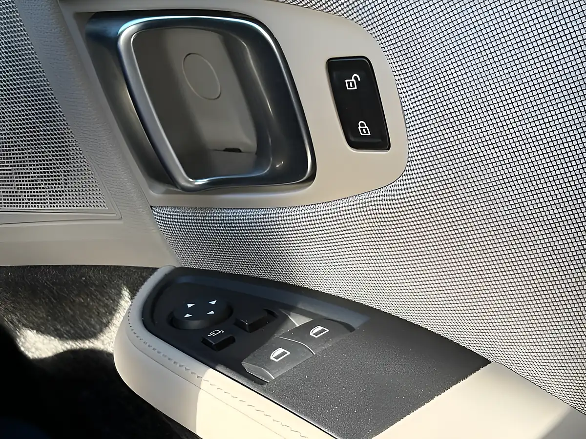 Used 2021 BMW i3 S Blue - Interior and Exterior details 20