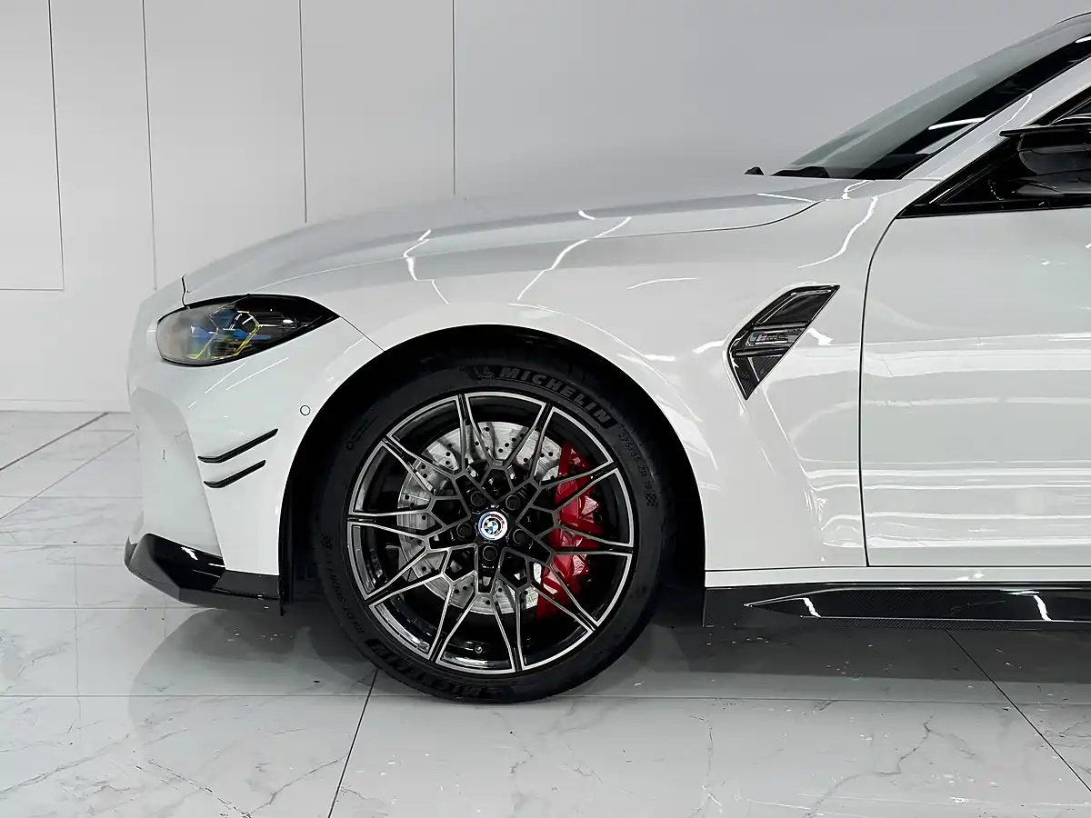 Used 2021 BMW M4 Competition White - Interior and Exterior details 12