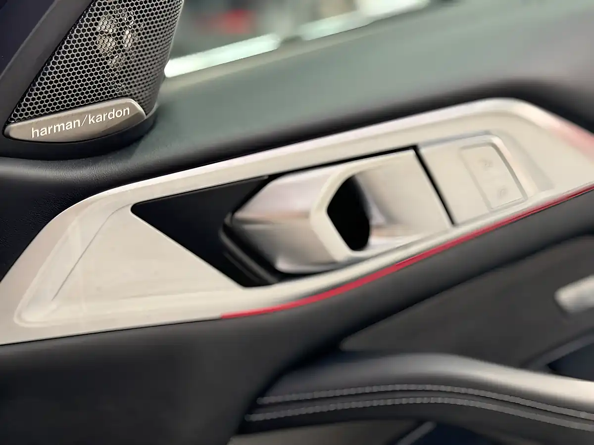 Used 2021 BMW M4 Competition White - Interior and Exterior details 18
