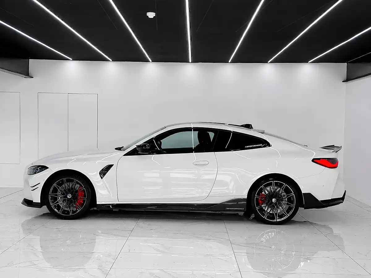 Used 2021 BMW M4 Competition White - Interior and Exterior details 3