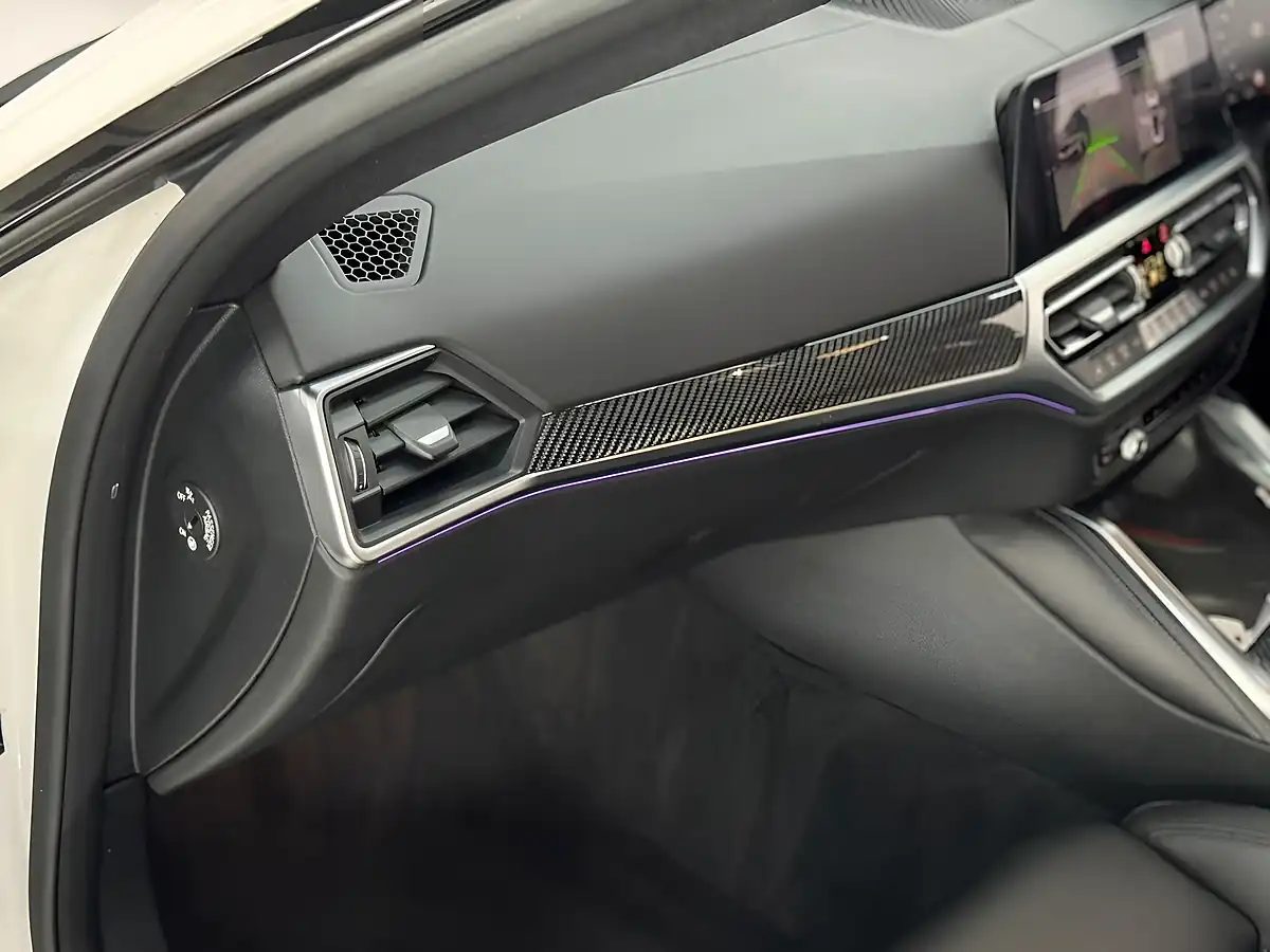 Used 2021 BMW M4 Competition White - Interior and Exterior details 8