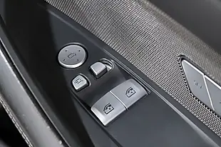 Used 2021 BMW M4 Competition White - Interior and Exterior details 15