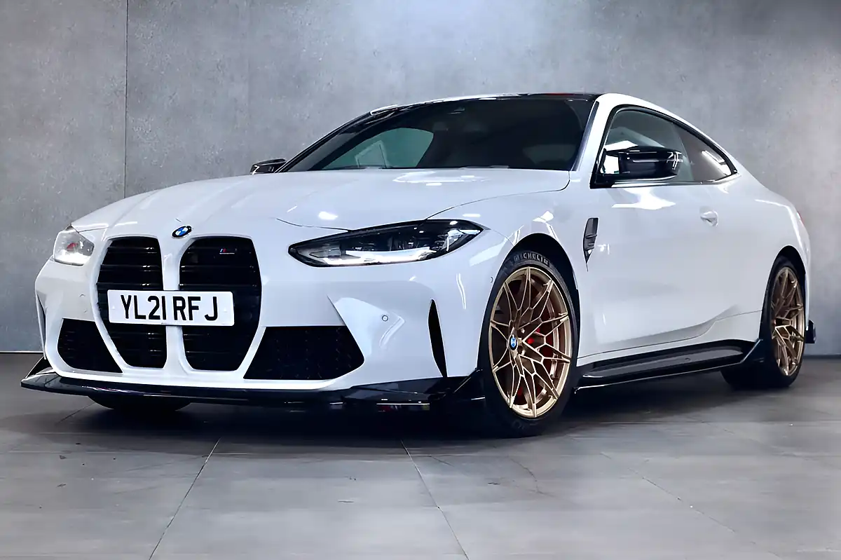 Used 2021 BMW M4 Competition White - Interior and Exterior details 6