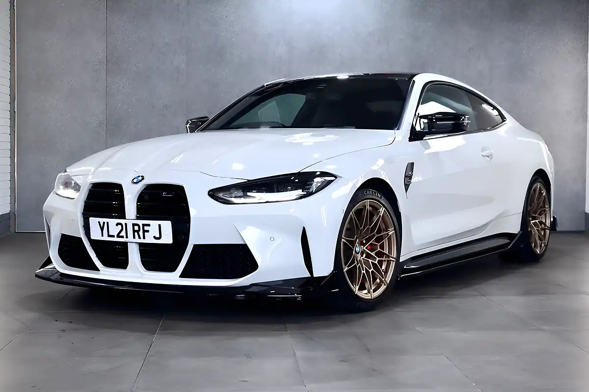 Used 2021 BMW M4 Competition White - Interior and Exterior details 7