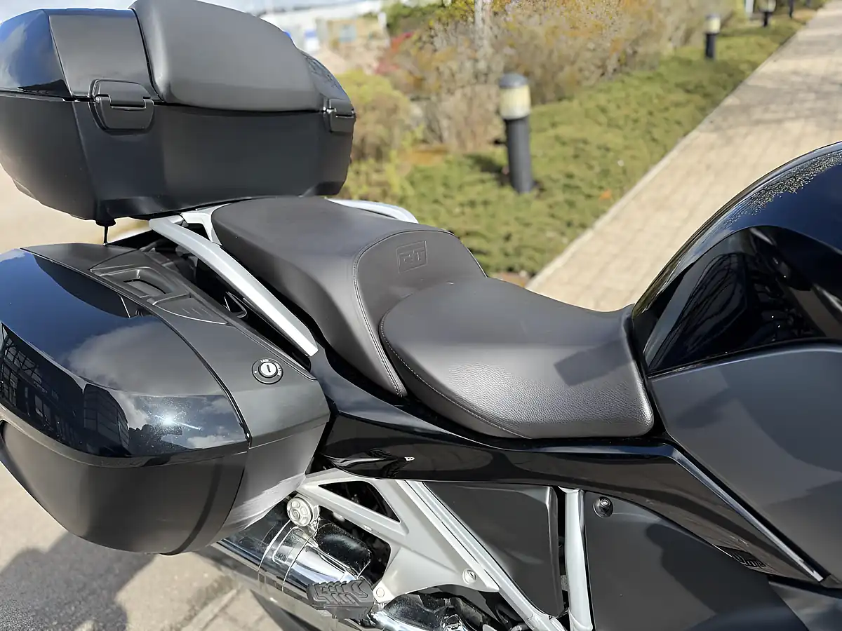 Used 2021 BMW R 1250 Rt Le Black - Interior and Exterior details 17