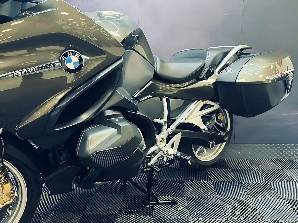 Used 2021 BMW R 1250 Rt Le Bronze - Interior and Exterior details 11