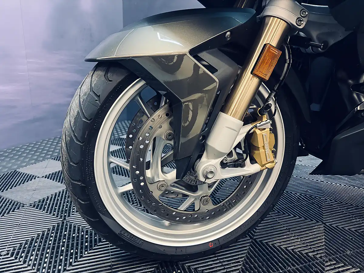 Used 2021 BMW R 1250 Rt Le Bronze - Interior and Exterior details 16