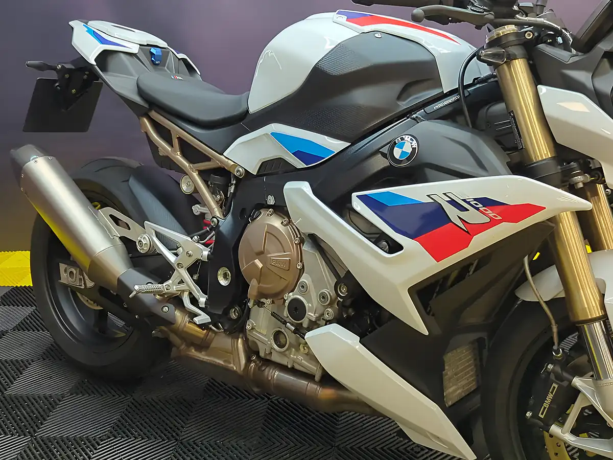 Used 2021 BMW S 1000 R Sport M Pack Multi-Colour - Interior and Exterior details 10