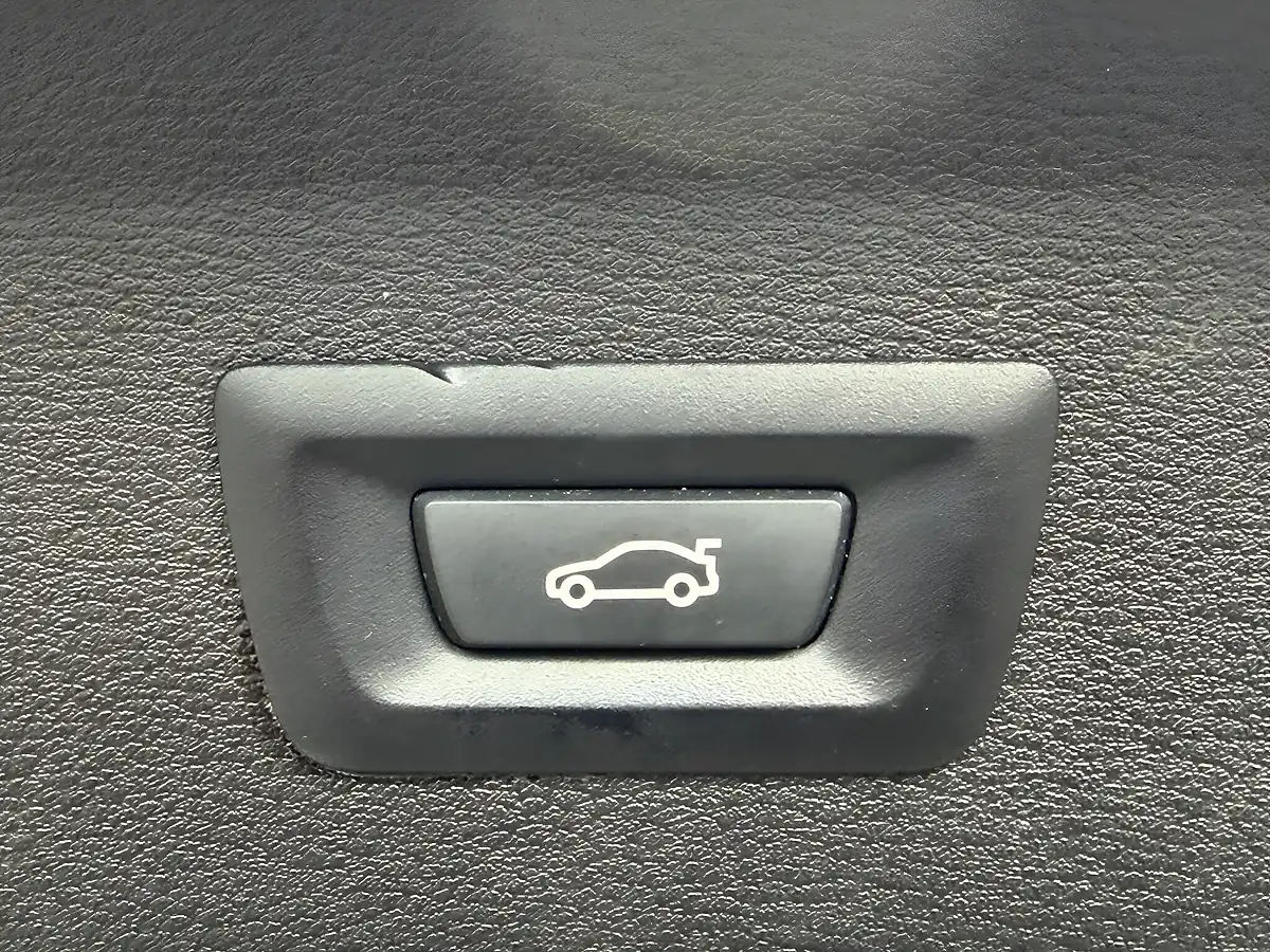 Used 2021 BMW X1 Se Phytonic Blue - Interior and Exterior details 6