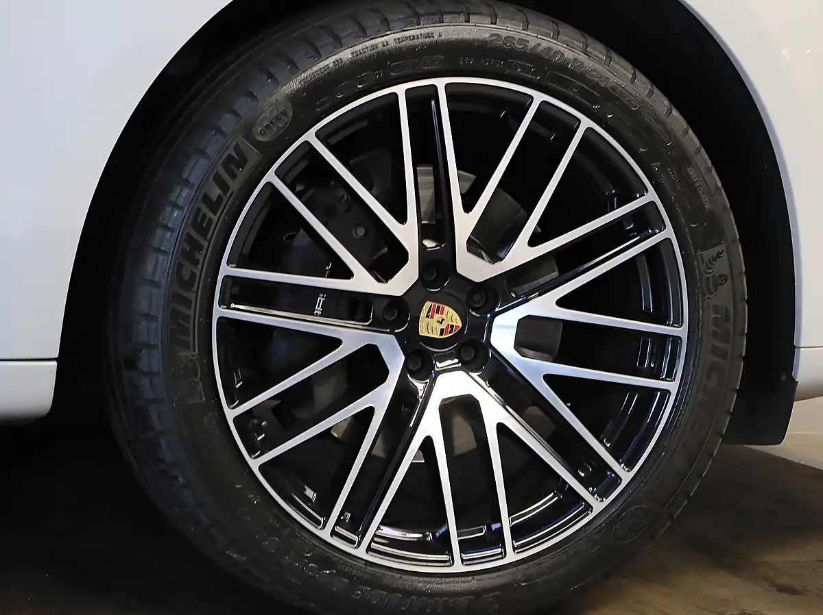 Used 2021 BMW X3 M40i Black Sapphire Metallic - Interior and Exterior details 18