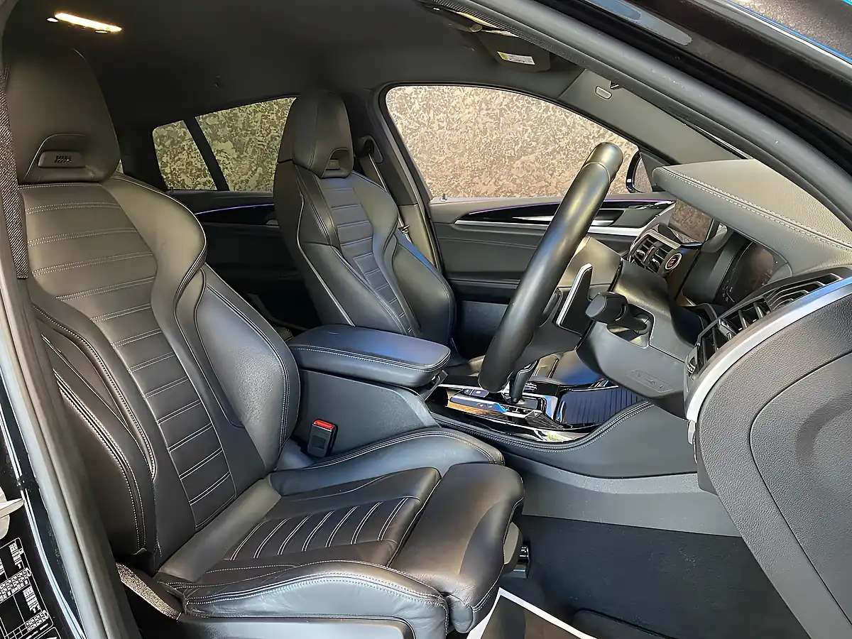 Used 2021 BMW X4 Mht Black Sapphire Metallic Paint - Interior and Exterior details 12