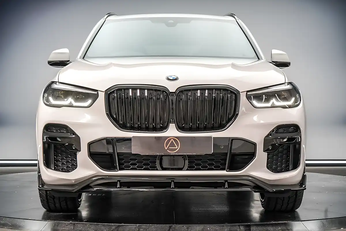 Used 2021 BMW X5 M Sport Alpine White - Interior and Exterior details 11
