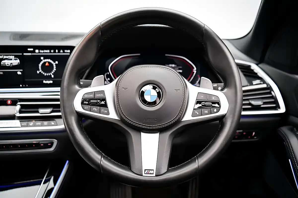 Used 2021 BMW X5 M Sport Alpine White - Interior and Exterior details 15