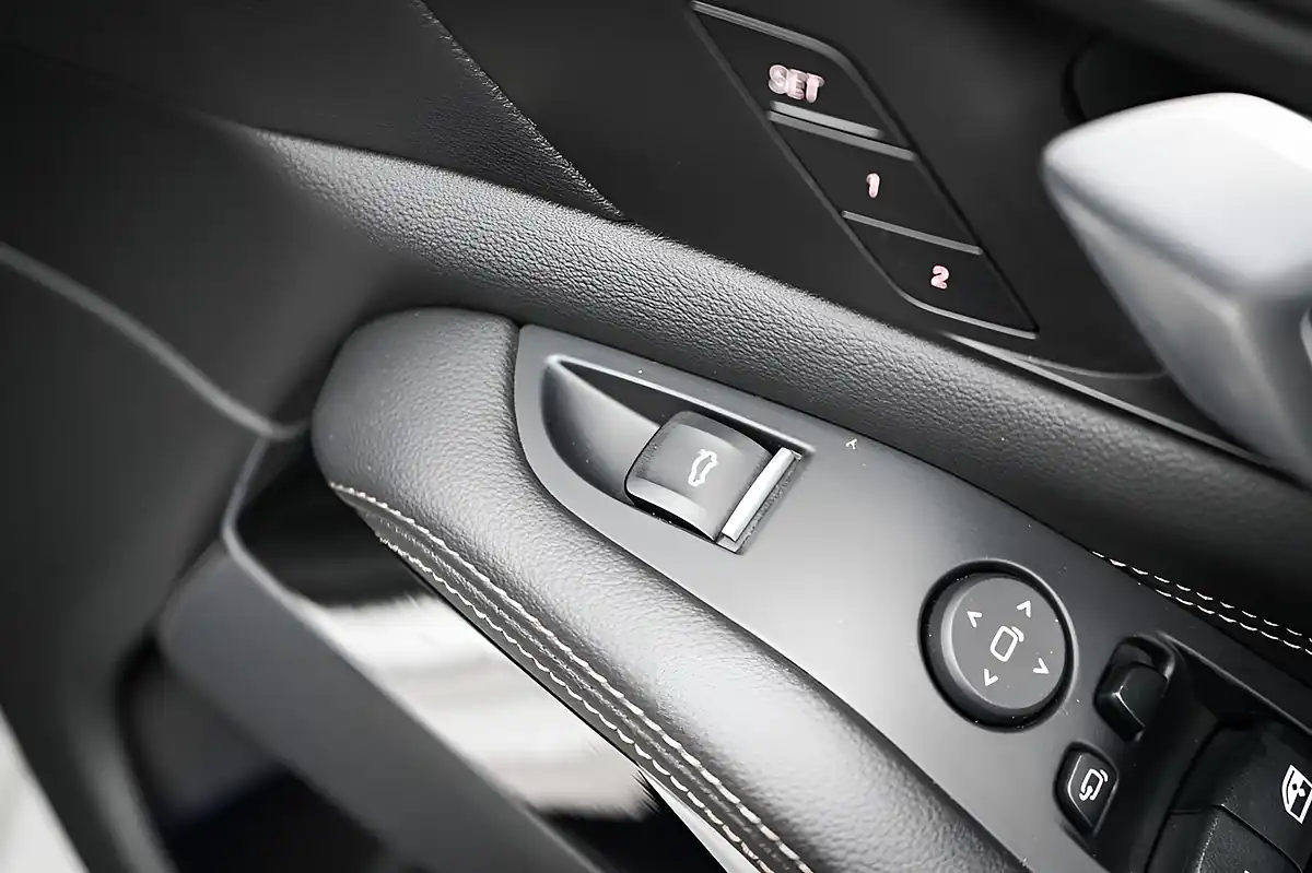 Used 2021 BMW X5 M Sport Alpine White - Interior and Exterior details 18