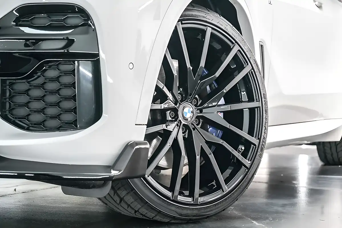 Used 2021 BMW X5 M Sport Alpine White - Interior and Exterior details 2