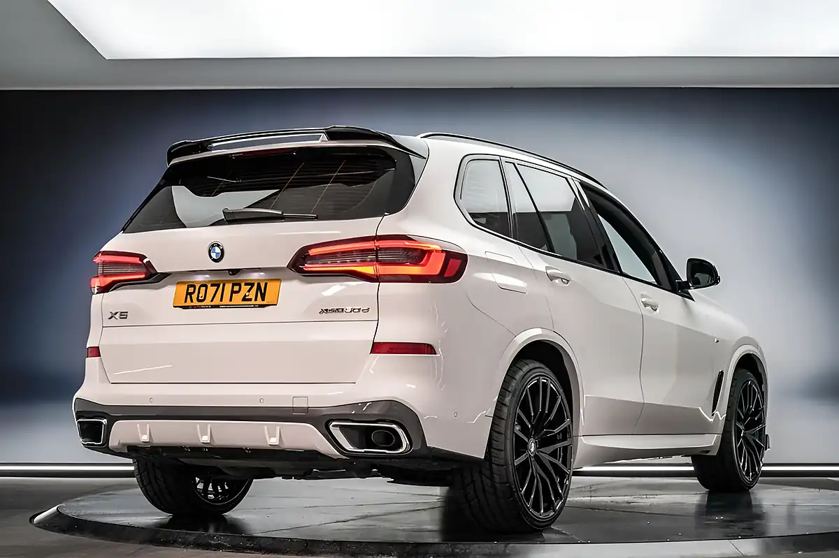 Used 2021 BMW X5 M Sport Alpine White - Interior and Exterior details 3