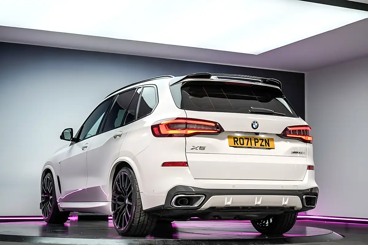 Used 2021 BMW X5 M Sport Alpine White - Interior and Exterior details 6