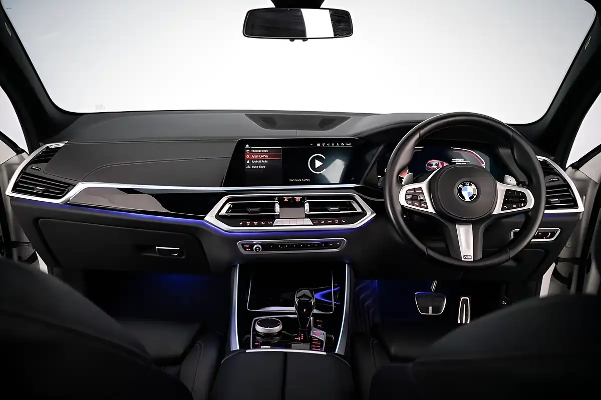 Used 2021 BMW X5 M Sport Alpine White - Interior and Exterior details 8