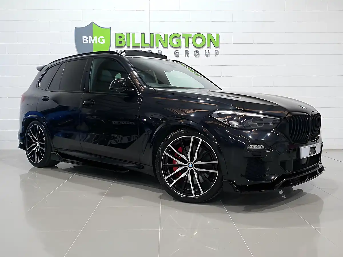 Used 2021 BMW X5 M Sport Black - Front View