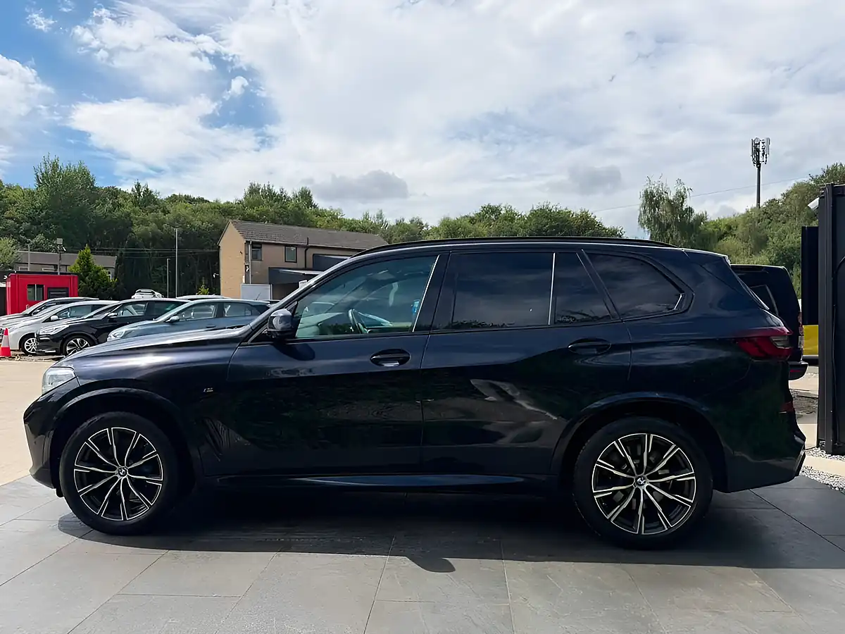 Used 2021 BMW X5 M Sport Black - Interior and Exterior details 5